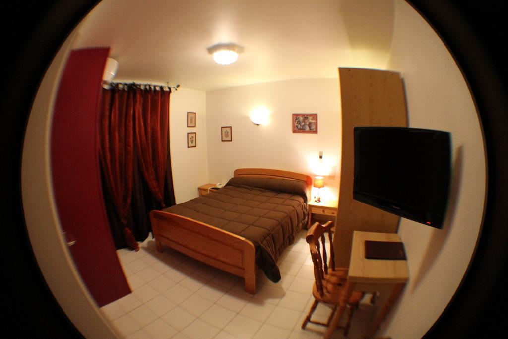 Hotel De La Pomme De Pin Vieux-Boucau-les-Bains Habitación foto
