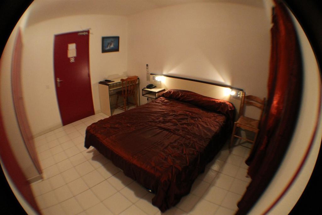 Hotel De La Pomme De Pin Vieux-Boucau-les-Bains Habitación foto